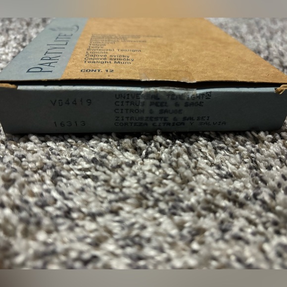 {PartyLite} PartyLite 12 pack of universal tealight candles - citrus peel & sage - Picture 4 of 4